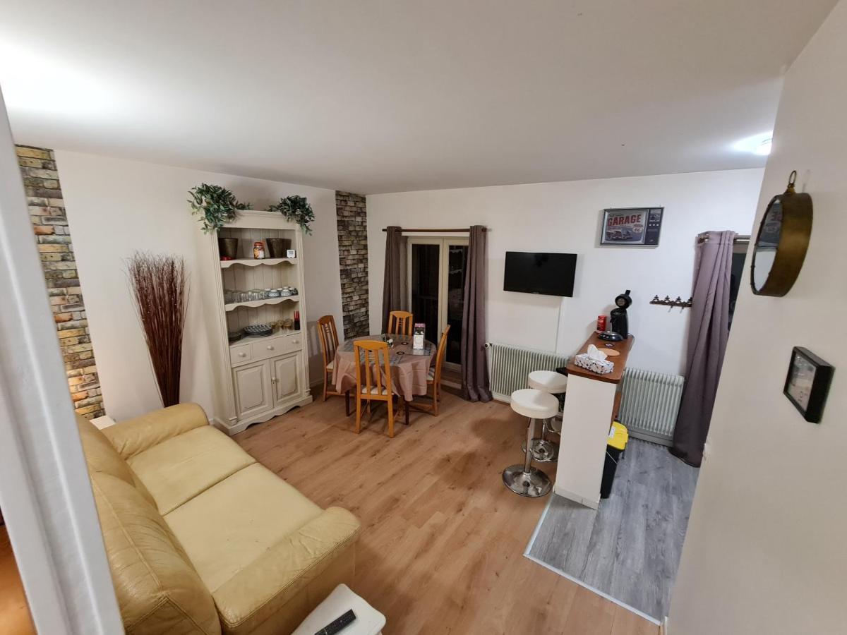 Deux Pieces Terrasse Leilighet Moret-sur-Loing Eksteriør bilde